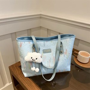 Popolare Borsa a Tracolla Capiente e alla Moda con Cerniera, Fodera in Poliestere, Design Carino e Texturizzato per Uso Quotidiano e Pendolarismo - Product Image 2
