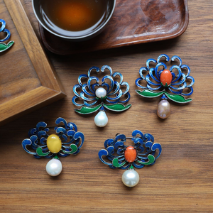 Broche nuage, broche porte-bonheur, broche d'art raffiné, broche luxueuse, broche artisanale - Product Image 2
