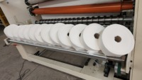Machine à refendre automatique pour le rembobinage du papier de soie en rouleau Jumbo