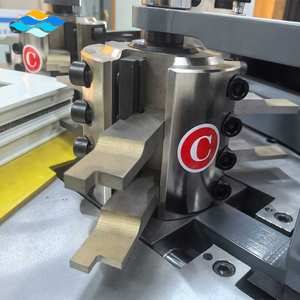 Machine à sertir les coins en aluminium - <span class=keywords><strong>Moteur</strong></span> et roulement contrôlés par PLC - Certifiée CE pour la fabrication de fenêtres en aluminium - Product Image 4