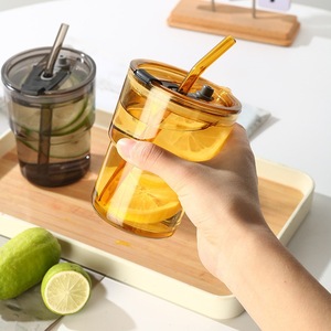 Vaso de vidrio elegante con pajita y tapa para bebidas frías de 500 ml - Product Image 3