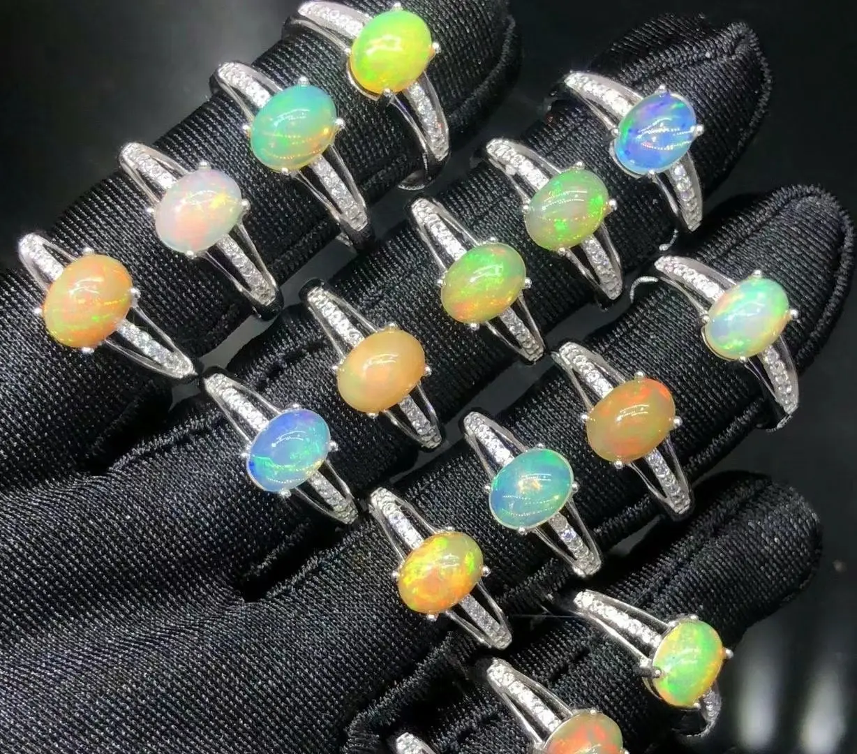 2023 Recém Único Charme Trendy Sparkly Oval Real Opal Ring