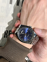 Montre analogique à quartz pour homme, bracelet en acier inoxydable, cadran multicolore, résistance à l'eau 30M, idéale pour le bureau et le quotidien