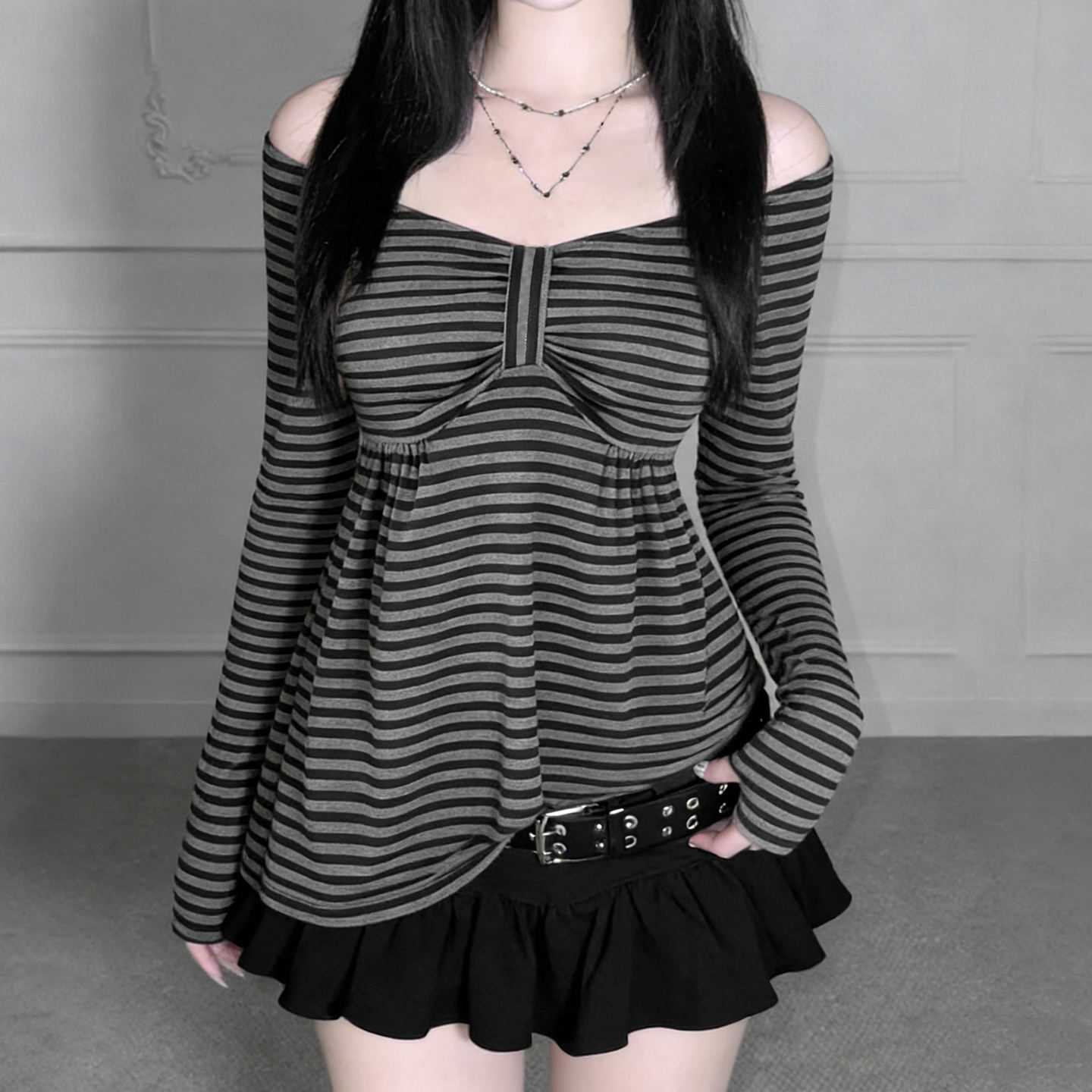 สีเทาเข้ม