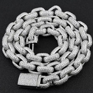 Chaîne cubaine de luxe en acier inoxydable de qualité supérieure, style Iced Out, collier Bling tendance, disponible à prix abordable - Product Image 5