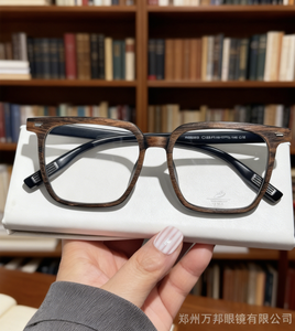 <span class=keywords><strong>Gafas</strong></span> de miopía de montura completa de estilo retro para hombres y mujeres Diseño de moda simple Material TR90 poco inspirado al por mayor - Product Image 2