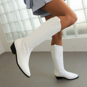 <span class=keywords><strong>Bottes</strong></span> longues pour femmes - <span class=keywords><strong>Bottes</strong></span> à talons épais de style européen vintage avec broderie, <span class=keywords><strong>bottes</strong></span> longues pour femmes en denim western - Product Image 4