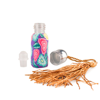 Emballage de soins de la peau 6ml Bouteilles de parfum de luxe à bille roulante déodorante colorées Huile essentielle Roll on Bottle avec corde de levage