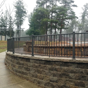 Ringhiere e Balaustre Moderne Personalizzate per Esterni in Alluminio, Resistenti alla Ruggine e Protezione UV - Product Image 1