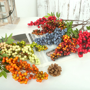ผลบลูเบอร์รี่จำลองสีแดงเดี่ยวสำหรับตกแต่งแจกัน - Product Image 2
