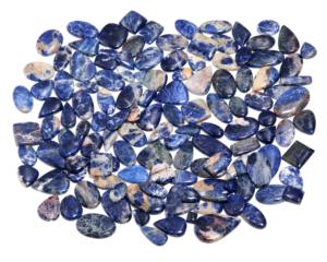 Cabochon de Sodalite Naturelle |   Pierre en vrac arc-en-ciel avec des veines blanches pour la création de bijoux - Product Image 4