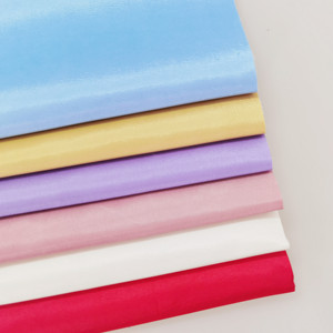 Vente chaude : Tissu en taffetas 100 % polyester doux et soyeux pour vêtements, vente en gros - Product Image 1