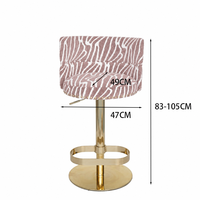 Tabouret de bar pivotant élégant à imprimé zèbre, en velours marron beige, avec coussin épais, piétement doré, repose-pieds ovale et vérin à gaz