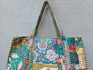 กระเป๋าโท้ทลายดอกไม้สุดเก๋ กระเป๋าผ้าฝ้ายทำมือสำหรับเดินทาง กระเป๋าโบโฮสำหรับวันหยุดสุดสัปดาห์ กระเป๋าชายหาด กระเป๋าใบใหญ่ใส่ของได้ทุกชนิด - Product Image 3