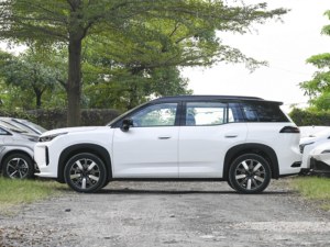 Prêt à l'exportation 2026 Nouveau SUV compact hybride à autonomie étendue GAC AION I60 EV de Chine, 245 CV, 5 portes, 5 places, familial - Product Image 4