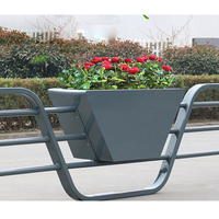 Caja de flores de carretera urbana barandilla caja de plantación central valla cinturón de aislamiento canal de flores de hierro forjado municipal