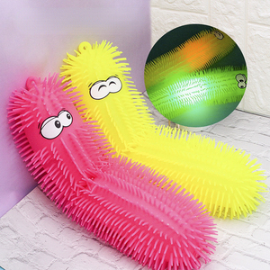 Juguete de Goma Elástica en Forma de Oruga de 50CM, Bola Brillante y Luminosa Hecha de Plástico Resistente - Product Image 3