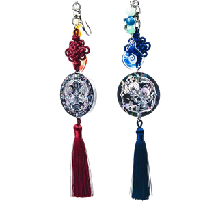 Porte-clés en acrylique pour la défense personnelle avec spray au poivre et taser - Motif anime en forme de cœur, porte-clés en plastique - Product Image 4