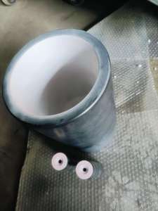 Sistema de pulverización de plasma Recubrimiento de óxido de itrio rociado en crisol de grafito y cristalizador - Product Image 4