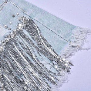 Shorts en jean décontractés taille haute avec strass, déchirés et délavés, coupe slim et respirants pour femme - Product Image 5