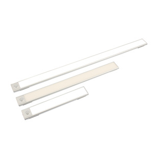 Bande lumineuse LED magnétique pour armoire avec détecteur de mouvement, rechargeable, sans fil, auto-adhésive, installation facile, finition mate, éclairage encastré - Product Image 1