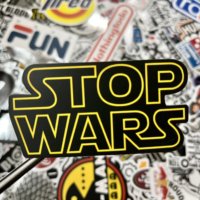 Autocollants en vinyle imprimés sur mesure pour films et anime, autocollants en feuille autocollante, imperméables, pour la décoration de bouteilles et le graffiti