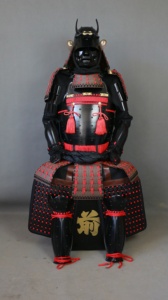 Armadura de Samurái de Tamaño Real, Disfraz de Guerrero Negro y Rojo con Kabuto para Accesorios de Cine - Product Image 2