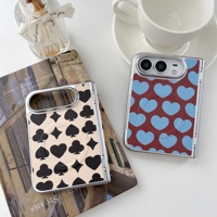 Coque de téléphone magnétique pliable avec motif cœur de poker pour iPhone 18, texture cuir anti-chute et agréable au toucher