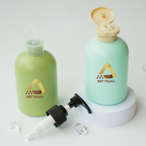 Fabricant vietnamien Bouteille en plastique blanc de 300ml avec pompe à mousse scellée pour le shampooing et les soins de la peau - Product Image 2