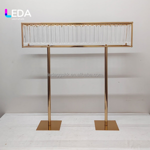 Candelabro LEDA de Alta Calidad, Clásico, Rectangular, Dorado, con Base de Metal y Cristal Acrílico Colgante, Centro de Mesa para Eventos y Fiestas - Product Image 6