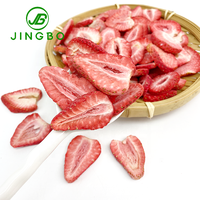 Collations lyophilisées à la fraise Vente en gros de boîtes entières en vrac de fruits lyophilisés.