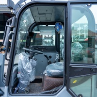 Neu eingetroffener Diesel-Raupenlader mit geschlossener Fahrerkabine für Landwirtschaft, Bau und industrielle Hofarbeiten