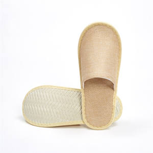 Pantoufles en velours corail doux et chaudes, taille et couleur personnalisées, pour hôtel et spa - Product Image 6