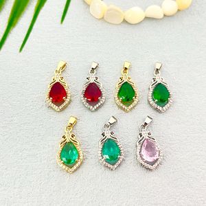 Colgante de cristal con forma de gota de agua con incrustaciones de piedra verde y engaste de garra para mujer, uso diario, colgantes solitarios, origen Yiwu - Product Image 3