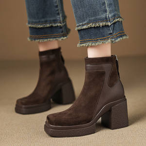 Nouvelles bottes d'équitation imperméables en cuir de vachette à talon moyen, à bout rond, à col en V, tendance et polyvalentes pour l'automne et l'hiver - Product Image 5