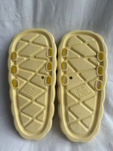 Ciabatte Gialle Cartoon con Suola Antiscivolo in EVA da 17mm, Ciabatte Estive da Uomo - Product Image 5