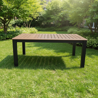 Table de salle à manger extérieure moderne en HDPE, plastique recyclé, design rectangulaire toutes saisons pour usage hospitalier, garantie 5 ans
