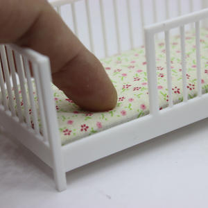 EN STOCK 1:12 maison <span class=keywords><strong>de</strong></span> poupée accessoires Mini décoration <span class=keywords><strong>de</strong></span> la maison meubles en plastique blanc Miniature berceau modèle <span class=keywords><strong>lit</strong></span> bébé - Product Image 3