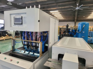เครื่องเป่าขวด PET กึ่งอัตโนมัติ 4 ช่อง พร้อม PLC และมอเตอร์ ราคาโรงงานแข่งขันได้ - Product Image 5