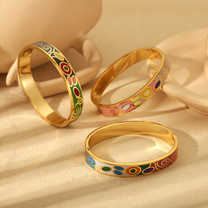 กำไลข้อมือไทเทเนียมเคลือบทอง 18K ลายเรขาคณิต สไตล์ยุโรป สำหรับทุกเพศ - Product Image 4