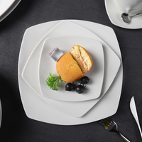 Set d'assiettes blanches pour cuisine, grès cérame design personnalisé turc, assiettes carrées en céramique pour restaurant et hôtel