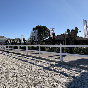 Recinzione cavallo a buon mercato su misura <span class=keywords><strong>PVC</strong></span> <span class=keywords><strong>Guardrail</strong></span> <span class=keywords><strong>Pvc</strong></span> recinzione cavallo resistente uv 3 rail cavallo in plastica <span class=keywords><strong>pvc</strong></span> recinzione fattoria in vinile - Product Image 5