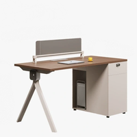 Poste de travail minimaliste moderne pour employés, bureau informatique avec cloison en bois 4 places, ensemble de 4 bureaux et chaises