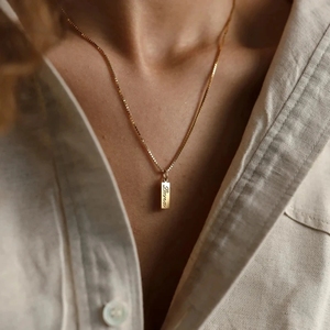 2024 élégant en acier inoxydable boîte chaîne collier 18K plaqué or carré lettre d'amour citation personnalisée mot proverbe pendentif collier - Product Image 4