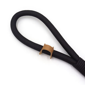 Nuevas ideas de productos 2025 para el hogar, dispensador de bolsa de caca de perro negro, correas para mascotas, <span class=keywords><strong>collar</strong></span> de perro grabado de terciopelo personalizado - Product Image 4