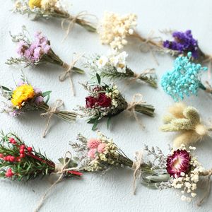 Mini Ramo de <span class=keywords><strong>Flores</strong></span> Secas Hecho a Mano, Corsage Floral Natural Preservado para Invitados de Boda, Recuerdo de Despedida de Soltera, Decoración del Hogar, Accesorio para Fotos - Product Image 1