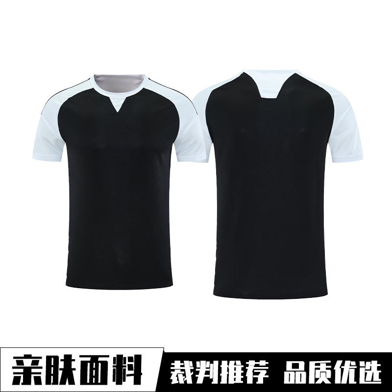 เสื้อคลุมสีดำ9001 [ผู้ตัดสินแนะนำ]]