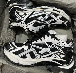 Zapatos Deportivos Unisex de Moda para Caminar, Modelo 2026 Track 7.0 Retro, Ligeros, para Verano y Otoño, con Cierre de Cremallera y Parte Superior de PU - Product Image 3