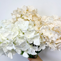 Vente en gros de fleurs de lotus artificielles en soie blanche à tige unique pour la décoration intérieure, décoration de mariage prometteuse pour l'obtention du diplôme de Noël