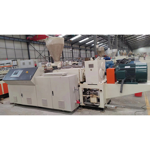 Máquina de WPC usada, máquina <span class=keywords><strong>cortadora</strong></span> de tablero de espuma de PVC compuesto de plástico y madera, línea de extrusión - Product Image 2